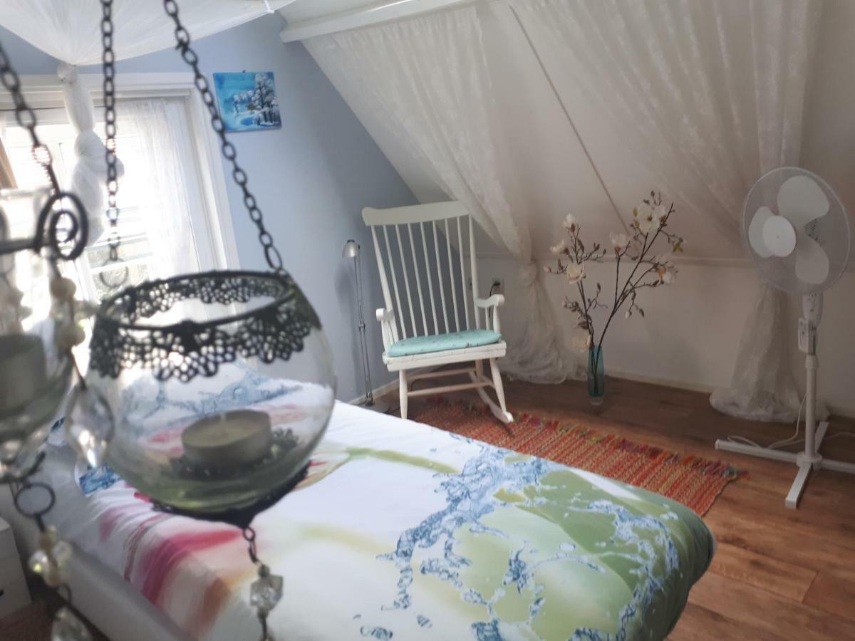 Bed and Breakfast Janz Capelle aan den IJssel Exterior foto